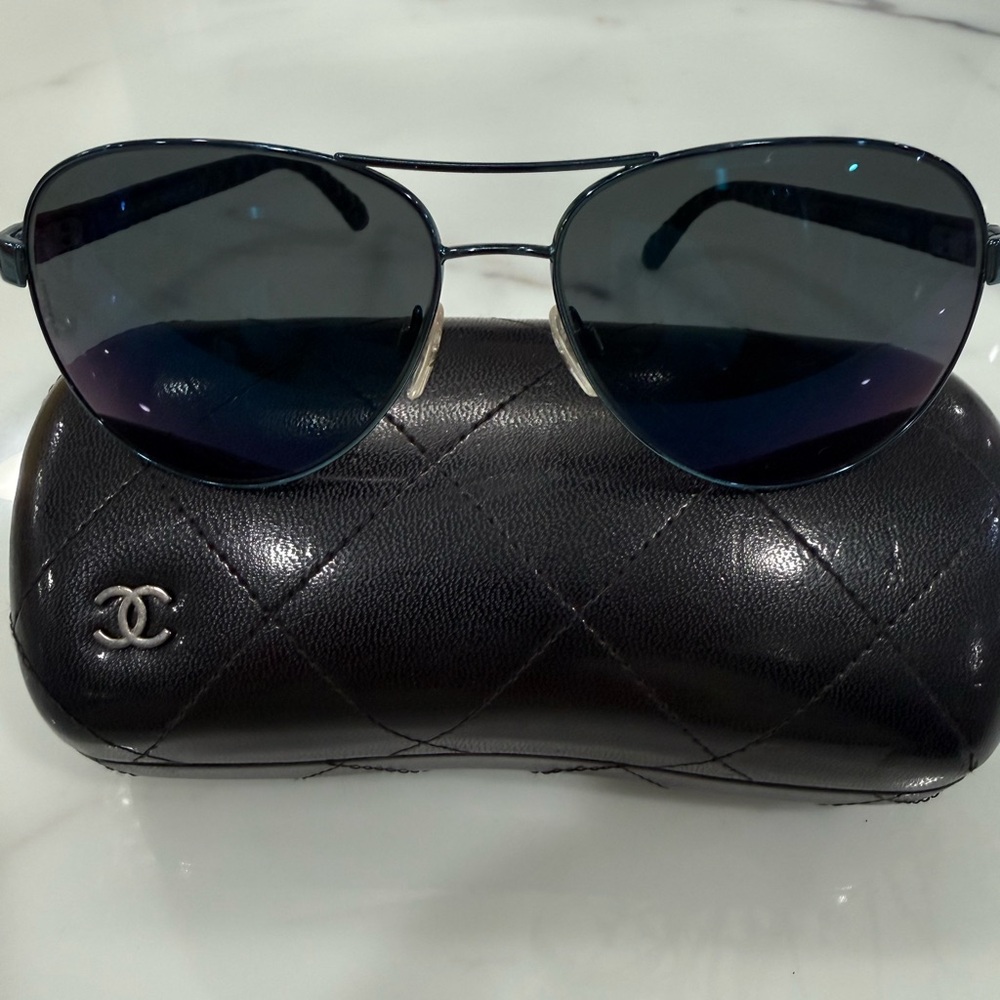 CHANEL Black/Blue Aviator Sunglasses